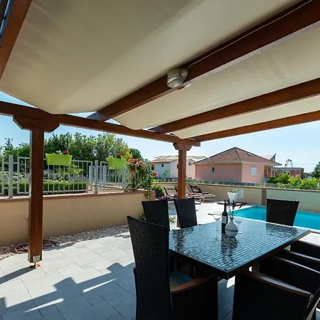 Villa New Elegant With Pool Close To The Beach Privlaka (Zadar)