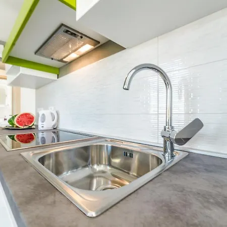 New Elegant With Pool Close To The Beach * Privlaka (Zadar)