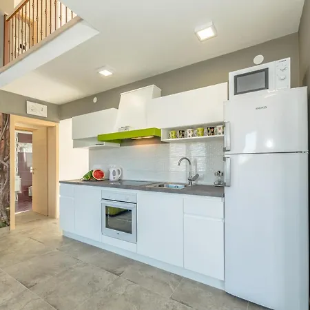 New Elegant With Pool Close To The Beach *
