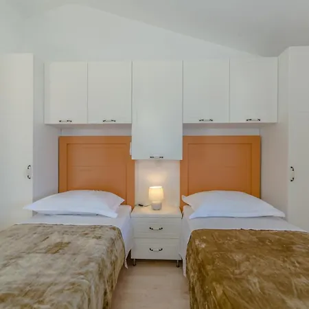 New Elegant With Pool Close To The Beach Villa *