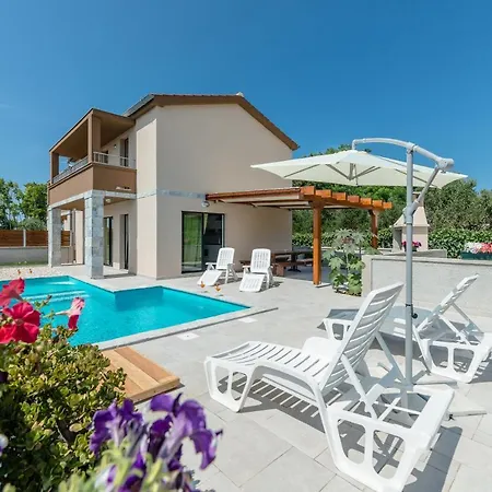 New Elegant With Pool Close To The Beach Villa Privlaka (Zadar)